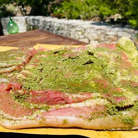 Κατάλυμα σε φάρμα Fara Del Falco